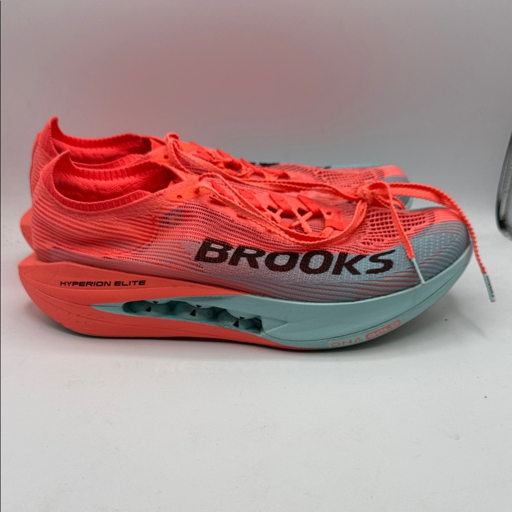 Brooks Hyperion Elite 5 men’s 12 Coral and Aqua Shoes s16